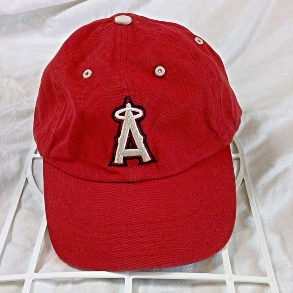 LOS ANGELES ANGELS Genuine Merchandise Baseball Hat/Cap Strap Back MLB